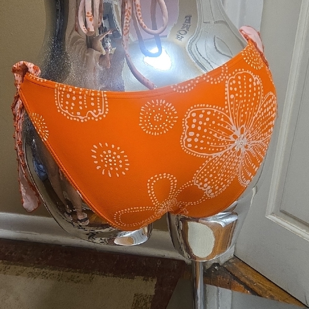 Vibrant Orange and Pink Bikini Set - Picture 5 of 16